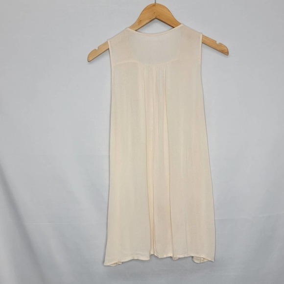 Unbranded Tank Vneck line Embordered Detail Blouse - Picture 8 of 11